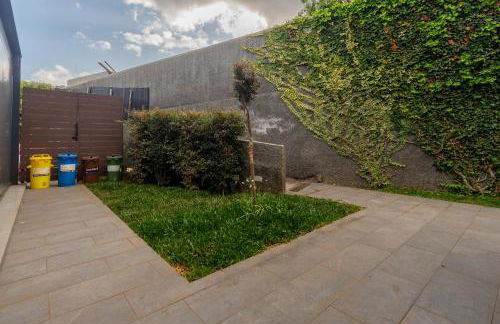 The Jolie - A Retreat in the City in an Entire House - Foto 23