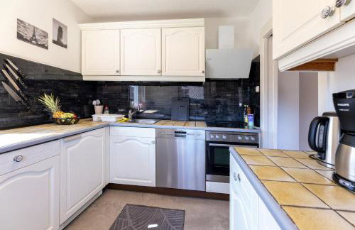 Großes Ferienhaus mit Garten für Familie & Gruppen bis 13 Personen - Foto 32