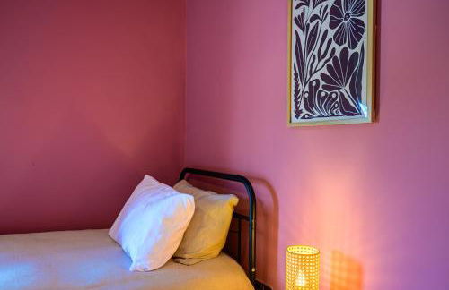 Beautiful 2 Bedroom House in Atherton, Free Parking - Foto 9