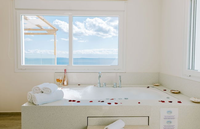 The Three Graces - Photo 44