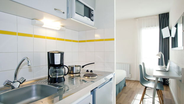 BRIT HOTEL Confort Lannion Centre Gare - Photo 5, Room