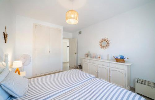 Just at the heart of the village - Photo 19