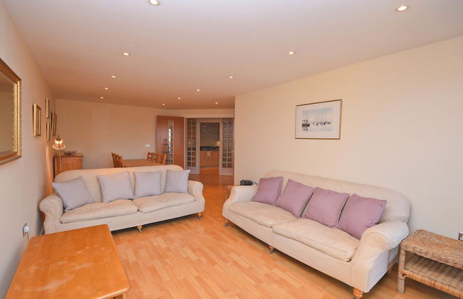 Town or Country - Greenwich Apartments - Foto 9