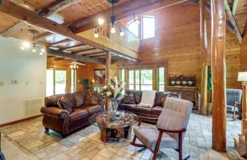 3,000 Sq Ft and Game Room Ozarks Serenity Cabin! - Foto 7