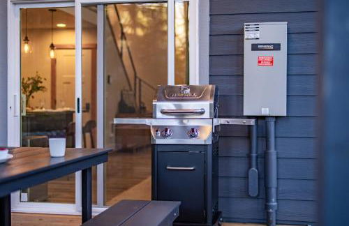 Lux Chalet with Air Hockey, Hot Tub, & Fire Place - Foto 16