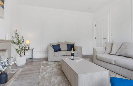 Elegant Garden Apartment, Private Parking & EV Charger, Walk to Town - Foto 30