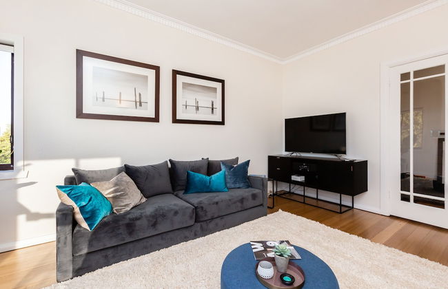 Lighthouse Cozy 2BDR with CITY VIEWS - Foto 16