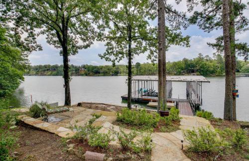 Waterfront Royal Home with Dock and Patio! - Foto 27