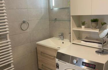 Luna,central,self-check in,AC,WI-FI, washer,free parking - Foto 9