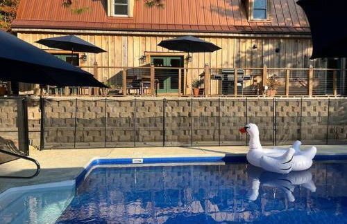 Secluded with Hot tub, Pool table, Arcade, Fishing andTheater Room - Photo 45