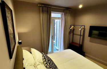 Macbeths Corner - Luxury Apartment with Private Parking - Foto 11