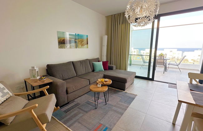 Cosy Apartment With Scenic Terrace Views - Photo 13