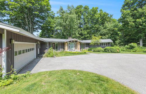 Bright 4BDR Home by Lake MI Arcadia Bluffs Portage Lake More - Photo 15