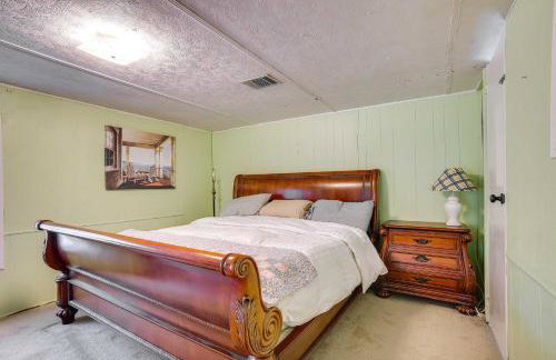 The Whacky Shack Family Cabin with Fire Pit! - Photo 17