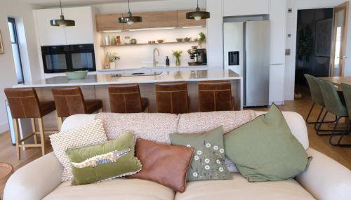 Still Waters - Luxury Lakeside Retreat with Hot Tub - Foto 3