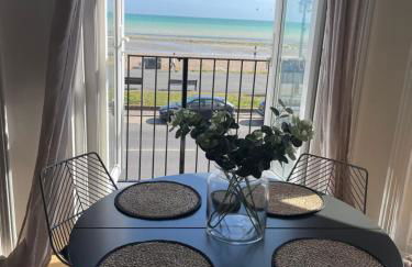 Seaview flat with balcony, spacious 2 bedroom - Foto 27