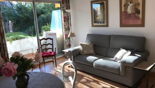 Les Collines d'Estanove, charming, bright, calm place with pool - Foto 2