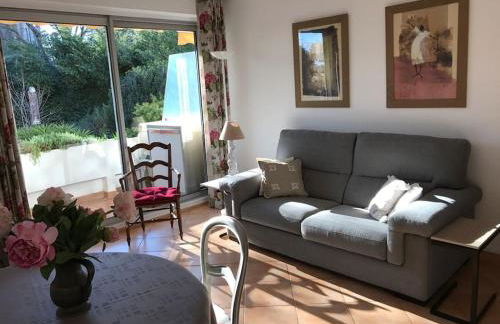 Les Collines d'Estanove, charming, bright, calm place with pool - Foto 2