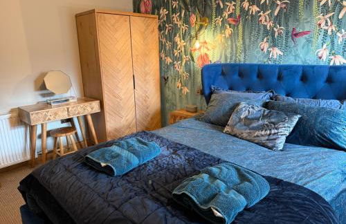 Distillers Cottage, Peaceful rural retreat in Lanarkshire, onsite craft distillery, hot tub, bbq hut, central for exploring Scotland - Photo 19