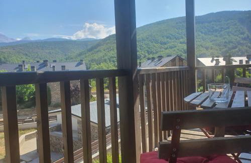 VUT-HU-22-247 Fabuloso Apartamento con vistas a la montaña El Abedul Luga 23 Castiello de Jaca - Foto 8