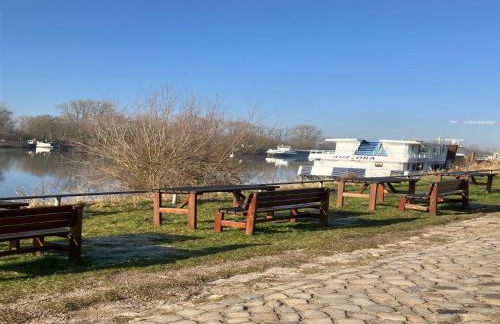 Riverside Retreat with Comfort - Foto 25