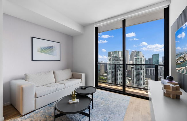 Luxurious Condo Downtown Miami Heart - Photo 22