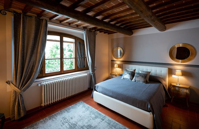 Villa in Tuscany With Pool & Panoramic Views - Photo 6