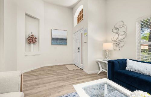 654- Newly Renovated Fabulous 4-Bedroom Pool Home in Watersong Resort, Game Room, Theater Room and More - Foto 11