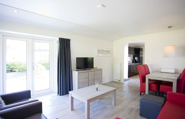 Cozy Chalet in a Holiday Park - Foto 9