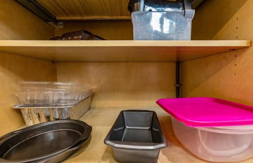 Relax And Sea NEW Luxury Canal-View Escape Gated Community Firepit and Decks - Foto 56