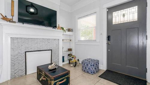 Modern Comfort in Historic Charm: 4BR KC Retreat - Foto 4