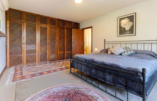 Casa espaçosa com piscina ampla e churrasqueira perto de São Paulo - Foto 40