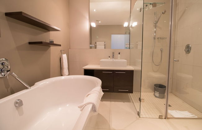 Camps Bay One Bedroom Apartment - Luxury Stay With sea View! - Photo 10