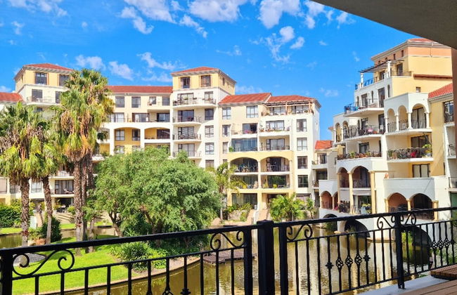 The Island Club by Smart City Stays - Photo 42