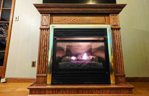 Blue Boho Music and Meme House Four Bedroom Home with Arcade near Westport Plaza - Foto 14