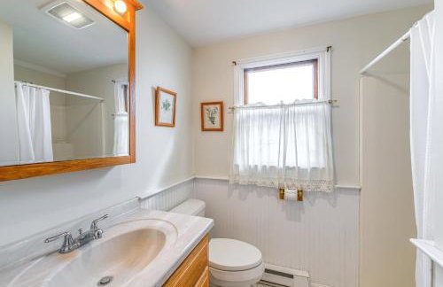 Marshfield Home with 4 Decks and Private Beach Access! - Foto 16