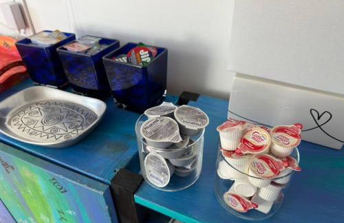 Unique Artsy 2 Bdrm Apt 1.5 mi from Downtown - Foto 21