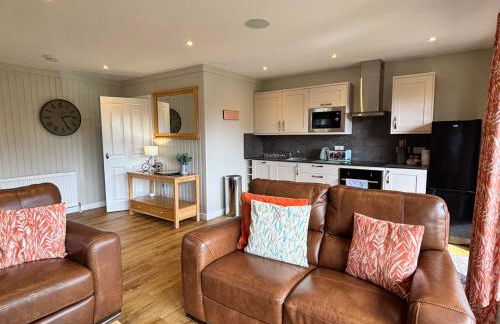 Bluebell Lodge 9 with Hot Tub - Photo 3