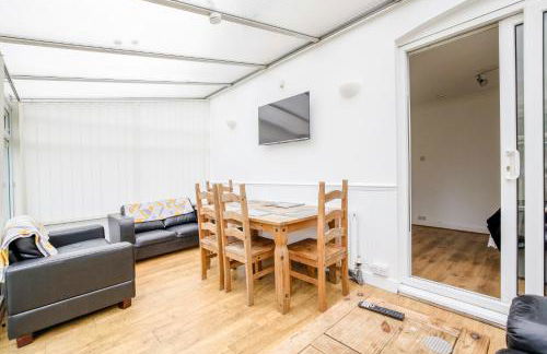 5-bedroom home in trendy Dibsbury area Manchester with parking - Foto 37