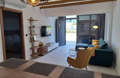 Courtyard Luxury Suites “ APOSTOLOS” - Foto 14