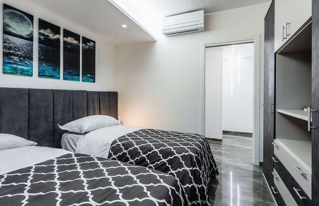 Azzurra Seaview House with Terrace - Photo 4