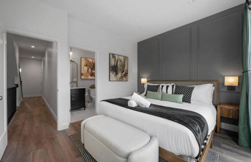 Stunning Penthouse Double King Suite on Butler Street with rooftop deck and free off street parking - Foto 23