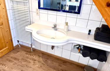 Stilvolle zentrale 2,5 Zimmer Wohnung am Römerbad mit Terrasse - Foto 12