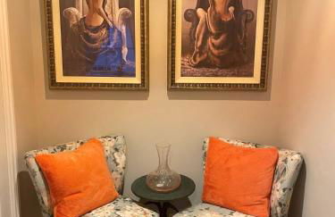 Montague House Town Centre sleeps up to 12 guests - Photo 49