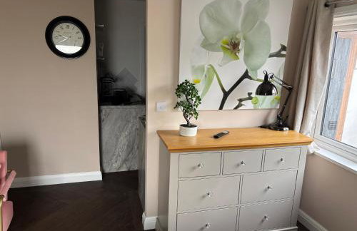 1 double bed studio with private access and parking - Photo 10