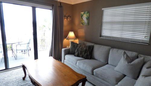 Cocoa Beach - Oceanfront - Steps to the Pier and Ocean - Foto 5