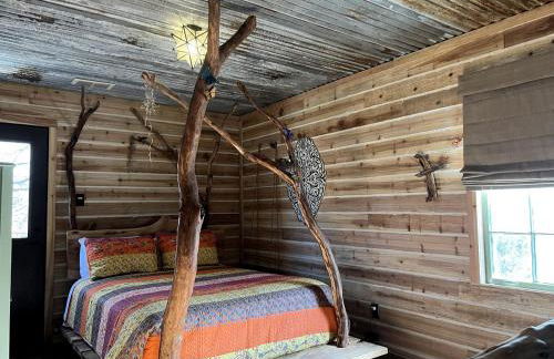 Magical Treehouse with Slide by Brazos River for Family Glamping Adventures in Texas - Foto 11