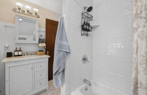 The Knocking Bird- Mins to CLE Clinic - Foto 69