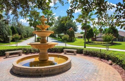 Ultimate Family Escape Near Disney - Sparkling Pool, Hot Tub & Epic Private Movie Room - Foto 17