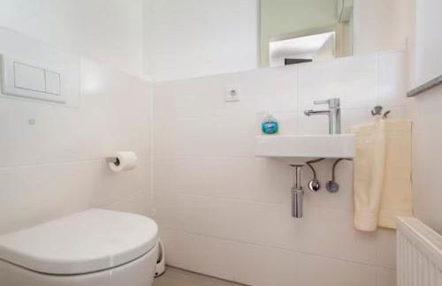 Beautiful room with balcony direction to Messe - Foto 7